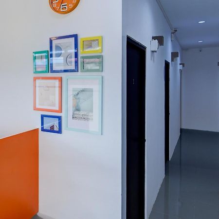 Super Oyo Capital O 93076 Batam Backpacker Guesthouse 2 Pembunuh Bagian luar foto