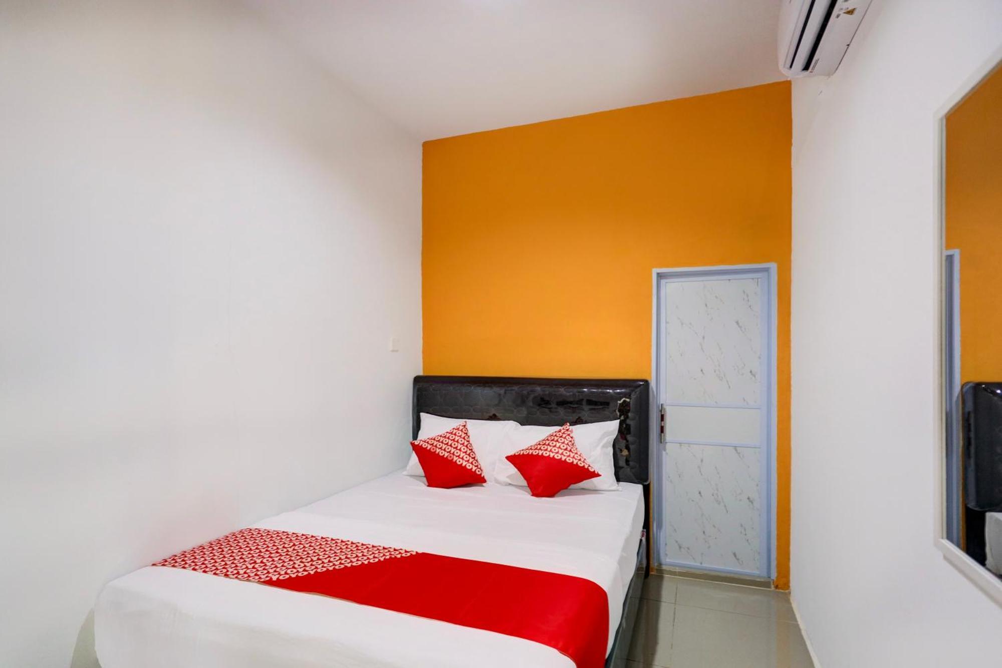 Super Oyo Capital O 93076 Batam Backpacker Guesthouse 2 Pembunuh Bagian luar foto