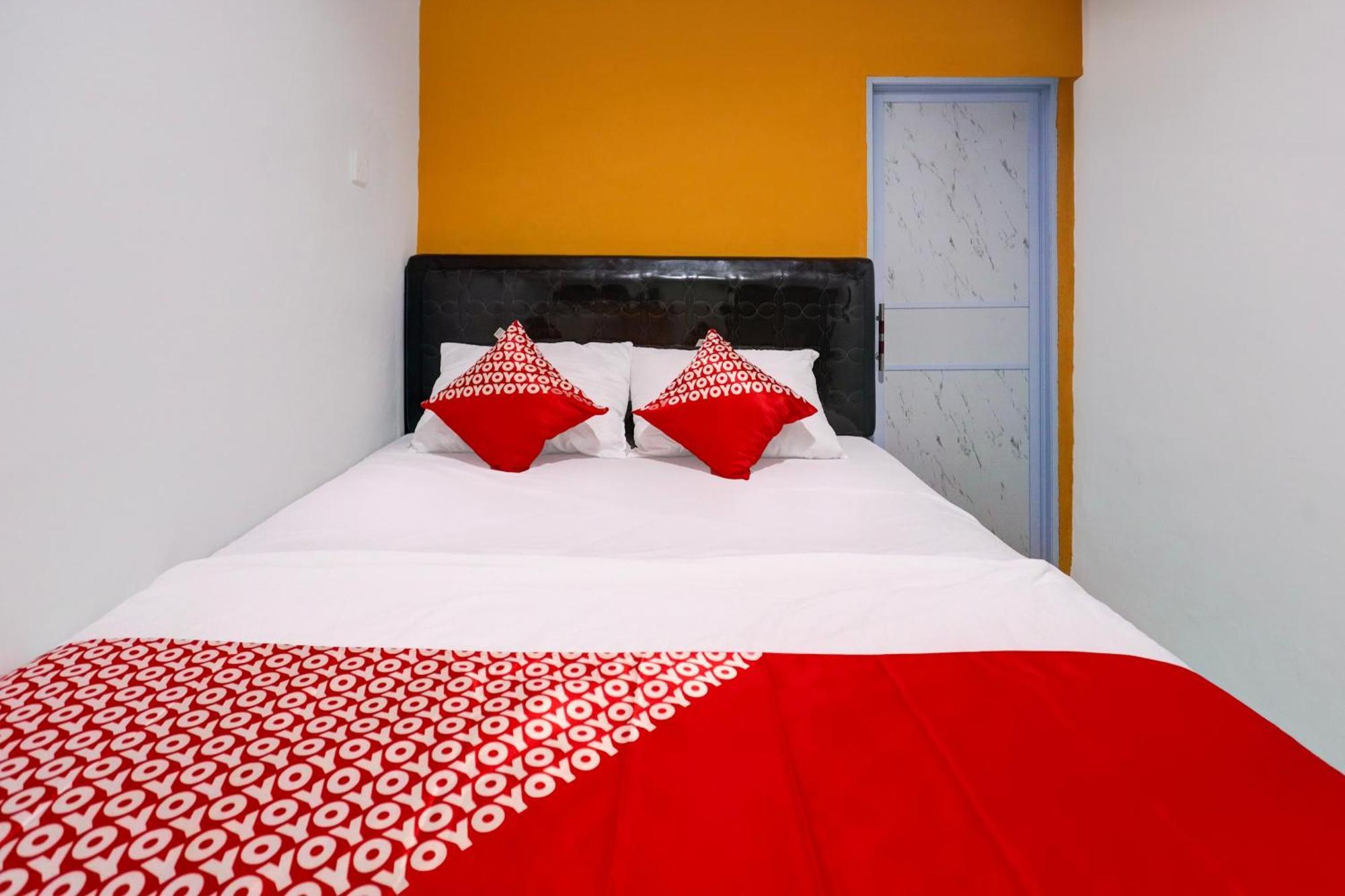 Super Oyo Capital O 93076 Batam Backpacker Guesthouse 2 Pembunuh Bagian luar foto