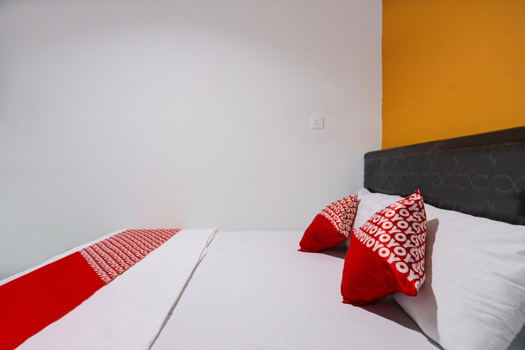 Super Oyo Capital O 93076 Batam Backpacker Guesthouse 2 Pembunuh Bagian luar foto