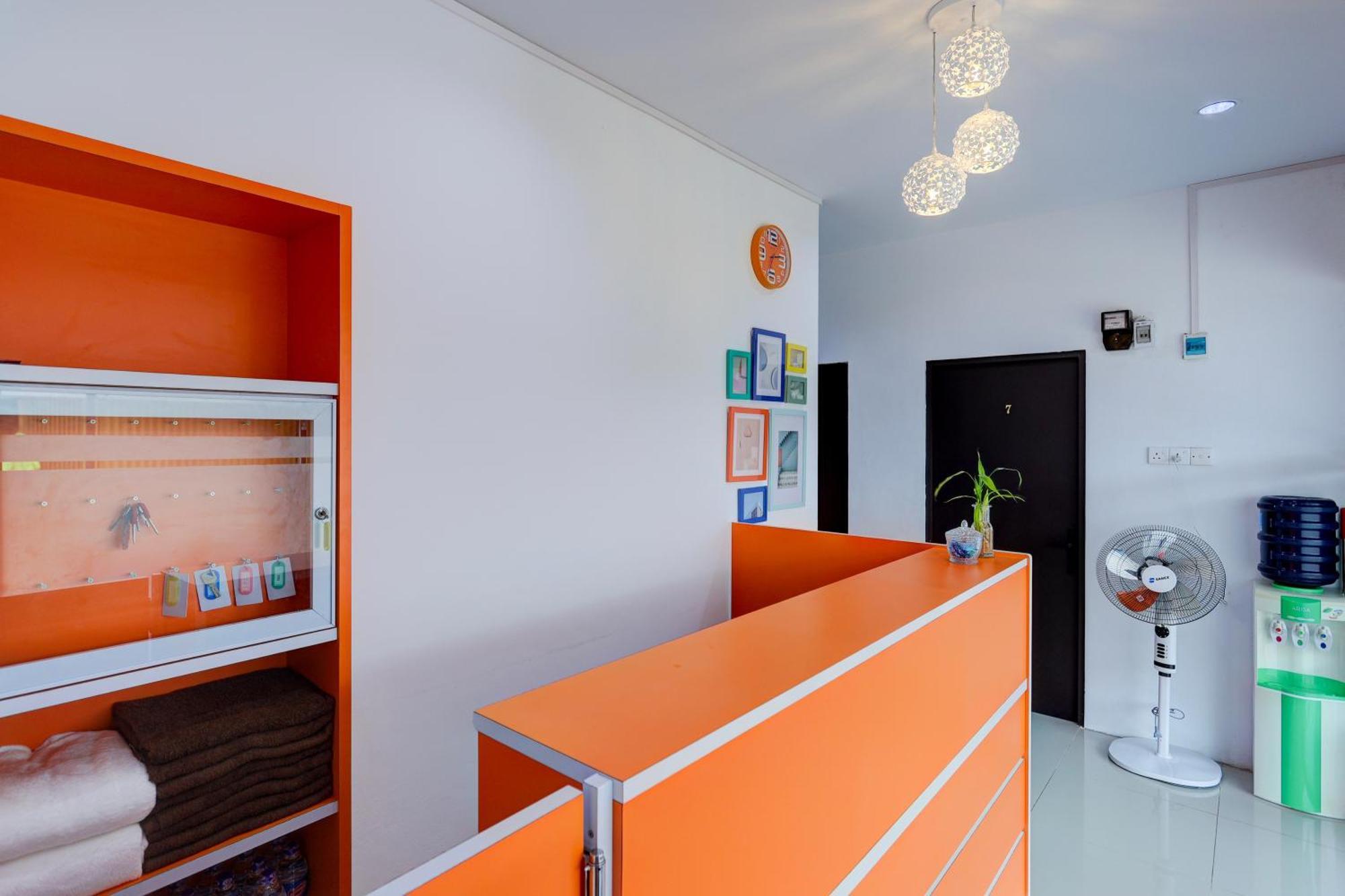 Super Oyo Capital O 93076 Batam Backpacker Guesthouse 2 Pembunuh Bagian luar foto