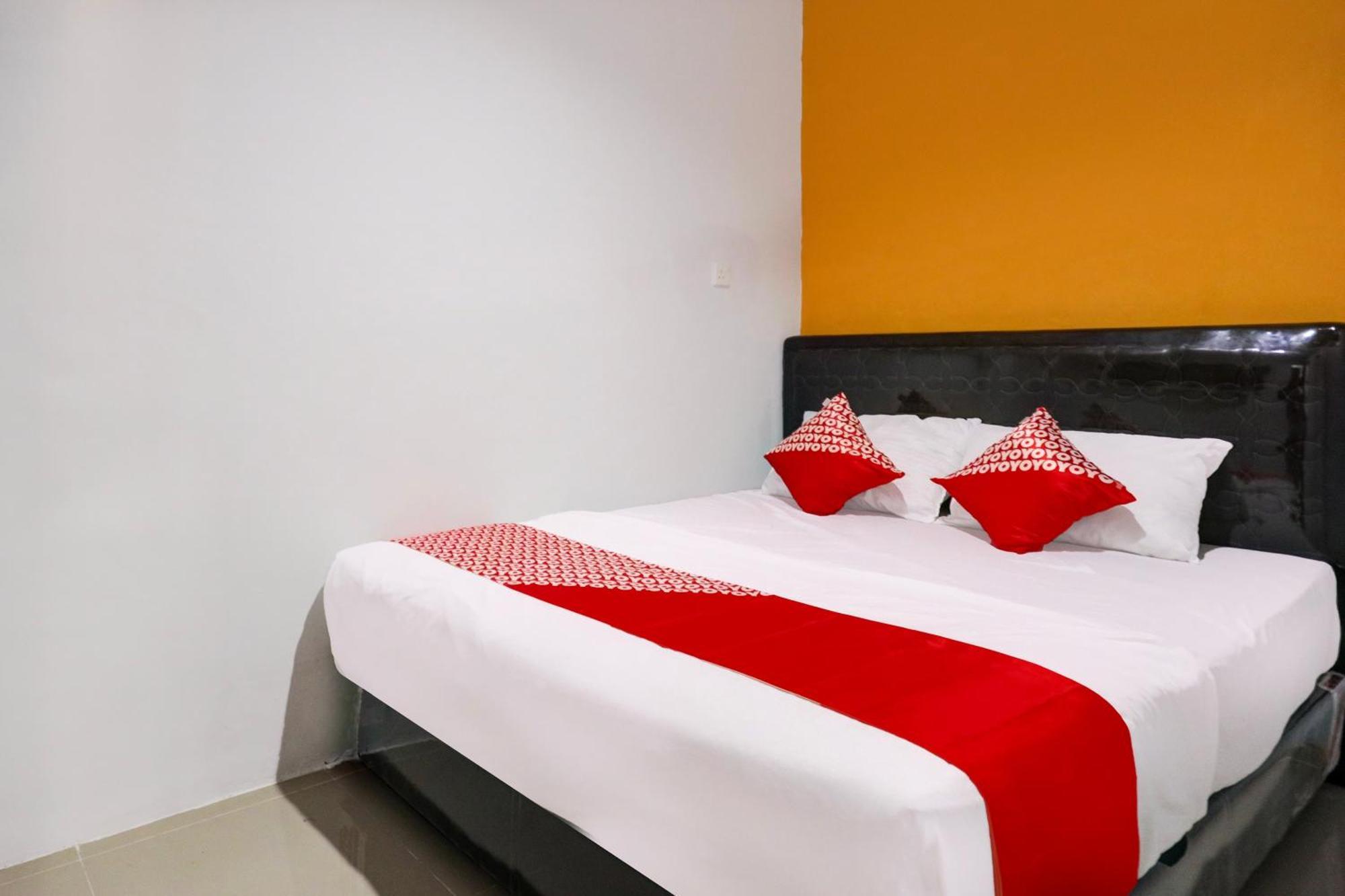 Super Oyo Capital O 93076 Batam Backpacker Guesthouse 2 Pembunuh Bagian luar foto
