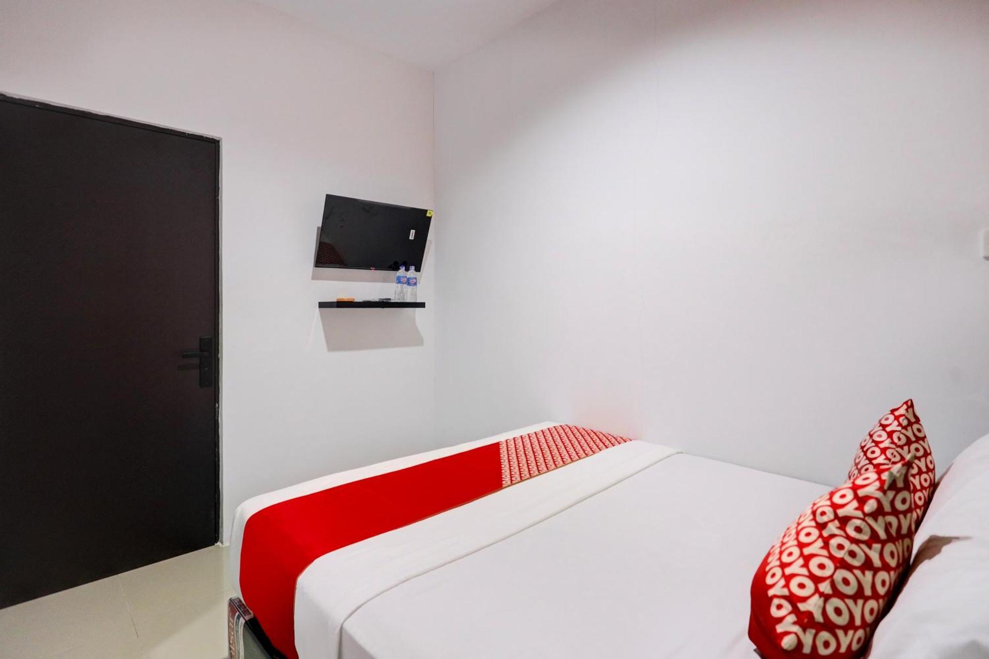 Super Oyo Capital O 93076 Batam Backpacker Guesthouse 2 Pembunuh Bagian luar foto