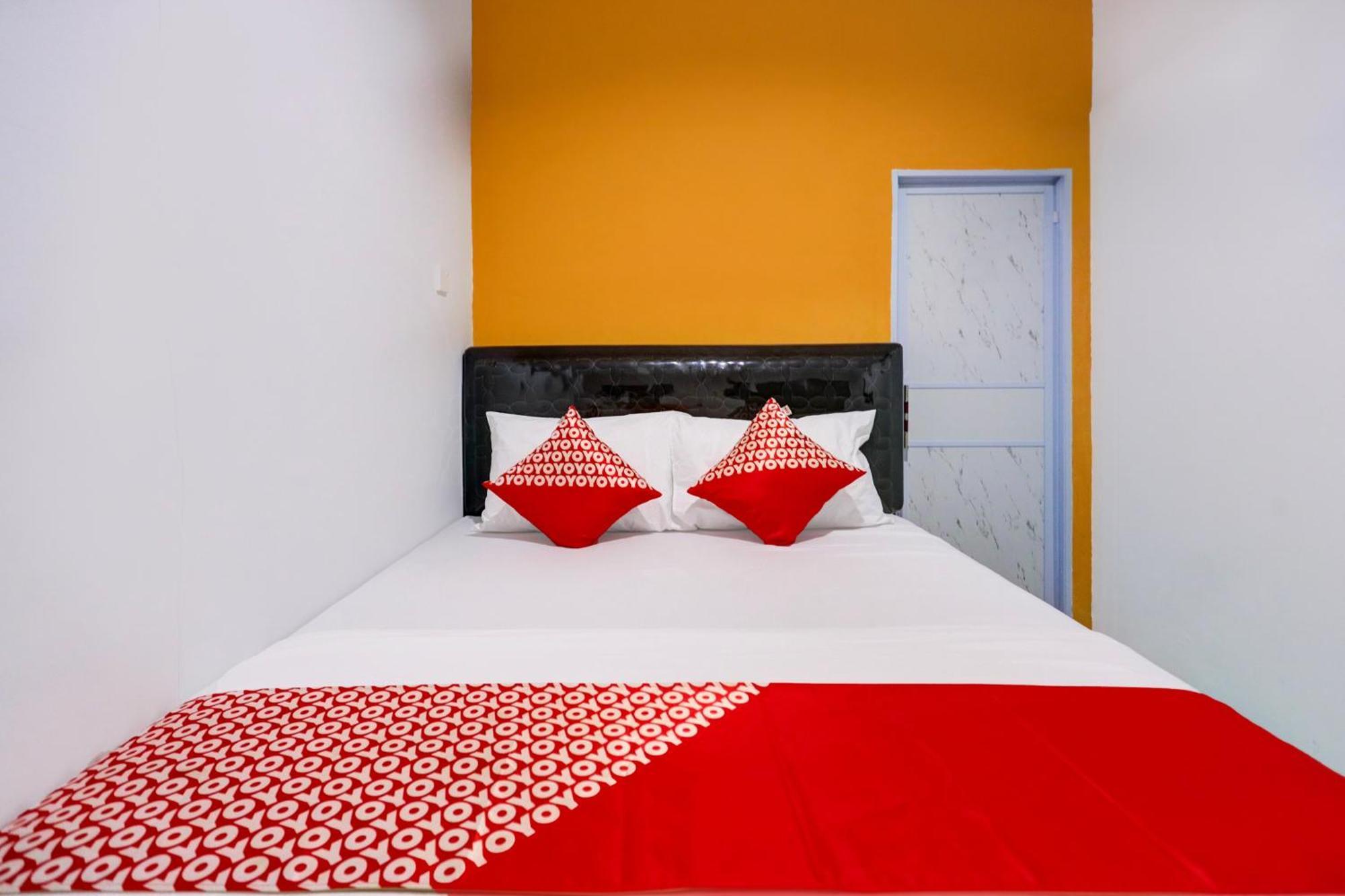 Super Oyo Capital O 93076 Batam Backpacker Guesthouse 2 Pembunuh Bagian luar foto
