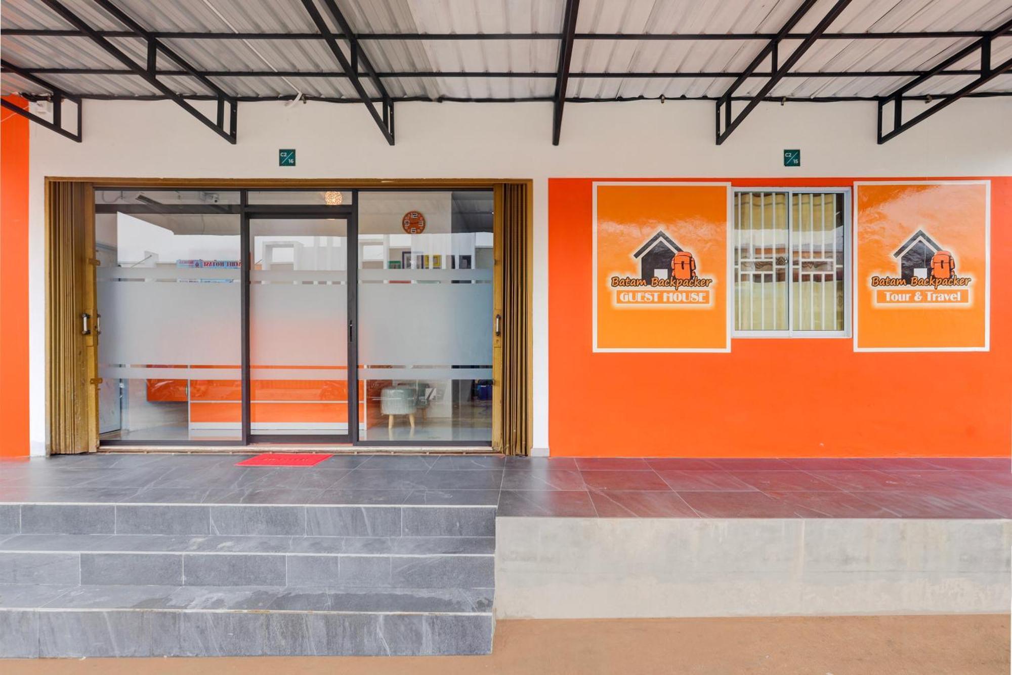 Super Oyo Capital O 93076 Batam Backpacker Guesthouse 2 Pembunuh Bagian luar foto